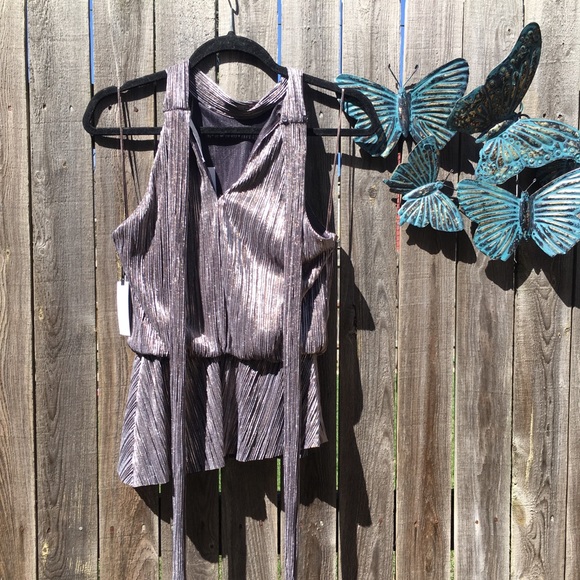 ASTR The label metallic halter top NWT - Picture 8 of 8